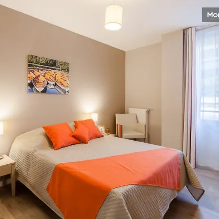Image 3 - Allée des Rives de Bagatelle, 92150 Suresnes, France - Apartment for rent