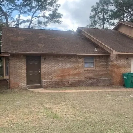 Rent this 3 bed house on 10 5th Avenue in Lake Lorraine, Okaloosa County