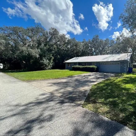 Buy this 2 bed house on 1451 West Gladiola Drive in Highlands County, FL 33825