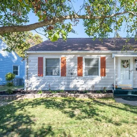 Buy this 3 bed house on 2401 West Callender Avenue in West Peoria, Peoria County
