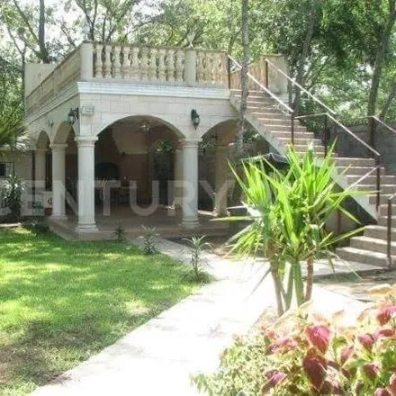 Buy this 4 bed house on Calle Cadereyta in Veteranos, 67450 Cadereyta Jiménez