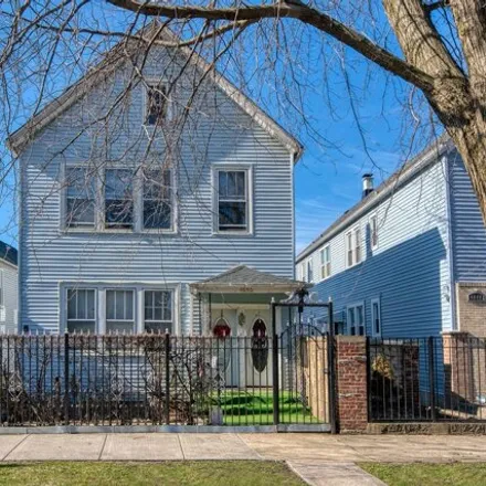 Buy this 6 bed house on 4850 South Honore Street in Chicago, IL 60609