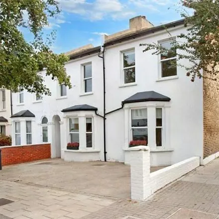 Buy this 3 bed townhouse on 29 Cambria Road in London, SE5 9AR