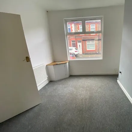 Image 3 - Canterbury Street, Liverpool, L19 8LA, United Kingdom - Townhouse for rent