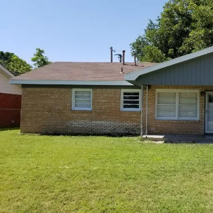 Rent this 3 bed house on 2823 60th Street in Lubbock, TX 79413