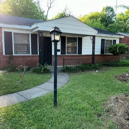 Buy this 3 bed house on 2710 Doris Circle in Ridgecrest, Montgomery