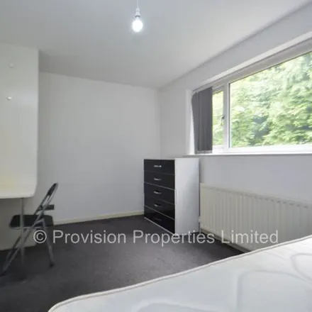 Image 3 - Well Close Rise, Arena Quarter, Leeds, LS7 1HT, United Kingdom - Townhouse for rent