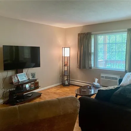 Image 3 - 1461 Willard Avenue, Newington, CT 06111, USA - Condo for sale