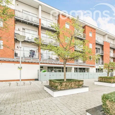 Rent this 1 bed apartment on Merrick House in 1-60 Gweal Avenue, Reading