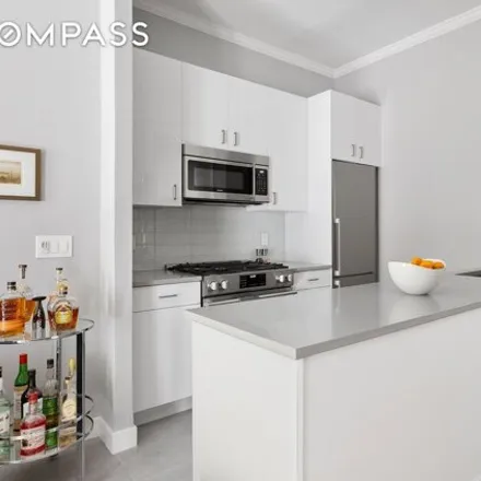 Image 2 - 325 West 21st Street, New York, NY 10011, USA - Apartment for sale