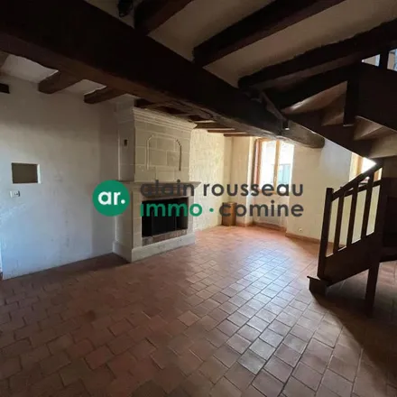 Rent this 5 bed apartment on 32 Route de Poitiers in 49610 Saint-Melaine-sur-Aubance, France