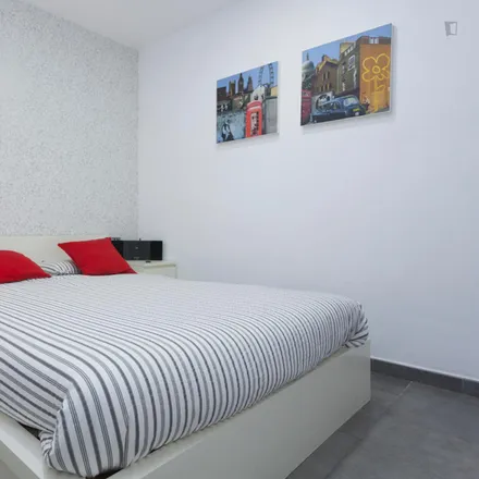 Rent this 2 bed apartment on Carrer de Magalhaes in 08001 Barcelona, Spain