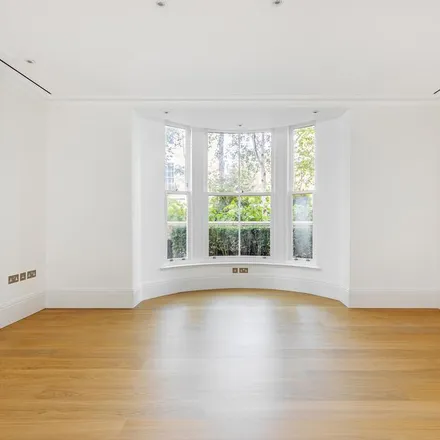 Image 2 - 27-43 Wycombe Square, London, W8 7JF, United Kingdom - Apartment for rent