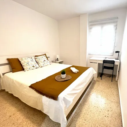 Rent this 5 bed room on Constitució - Duc de Mandas in Avinguda de la Constitució, 46019 Valencia