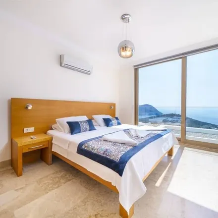 Rent this 4 bed house on Acıktım Köfte Kalkan in Kaş - Seydikemer Yolu 10, 07960 Kaş