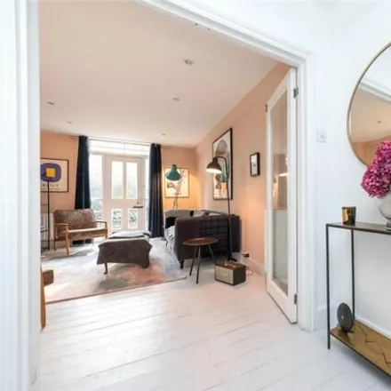 Image 5 - 141 Purves Road, Brondesbury Park, London, NW10 5TG, United Kingdom - Townhouse for sale