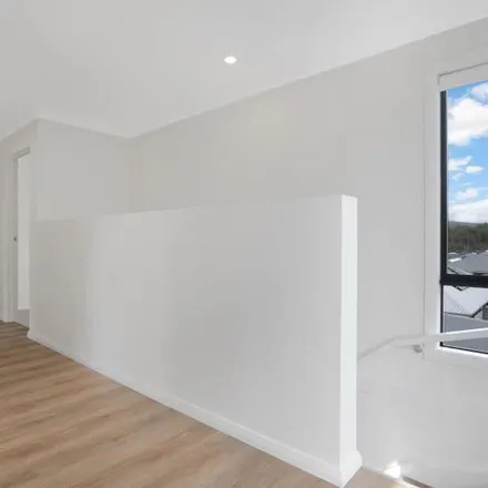 Image 9 - McKendry Drive, Cameron Park NSW 2285, Australia - Apartment for rent