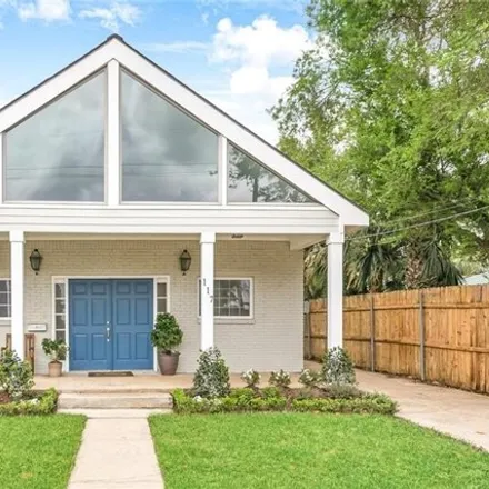 Rent this 3 bed house on 117 20th Street in Lakeview, New Orleans