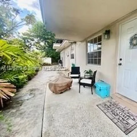Image 5 - 515 Northwest 43rd Place, Miami, FL 33126, USA - House for sale