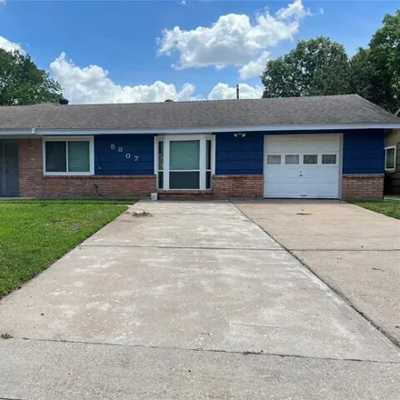 Rent this 3 bed house on 5807 W 43rd St in Houston, Texas