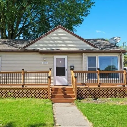 Rent this 2 bed house on 2405 East Kalama Avenue in Royal Oak, MI 48067