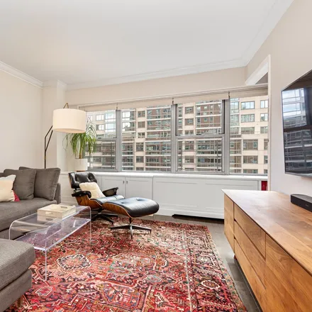 Image 2 - Chase, 360 East 72nd Street, New York, NY 10021, USA - Condo for sale