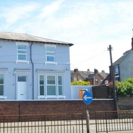 Rent this 9 bed house on 103 London Road in Newcastle-under-Lyme, ST5 1NB