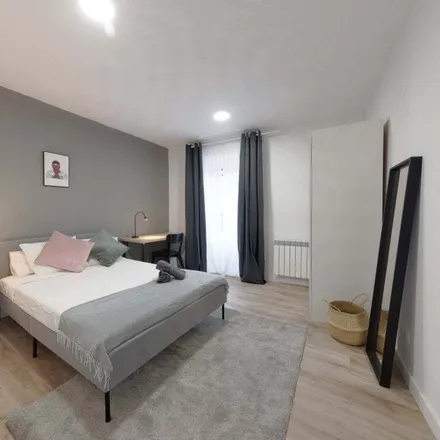 Rent this 7 bed room on Madrid in Amplifon, Calle de Carranza