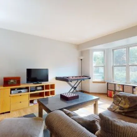 Rent this 3 bed apartment on 410 Attenborough Way in College Trail, Grayslake