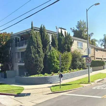 Rent this 3 bed apartment on 3190 Queensbury Drive in Los Angeles, CA 90064