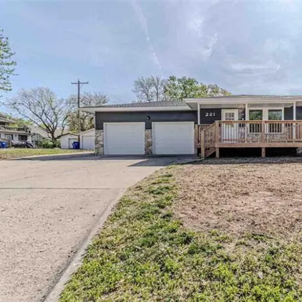 Image 1 - 229 South Madison Street, Junction City, KS 66441, USA - House for sale