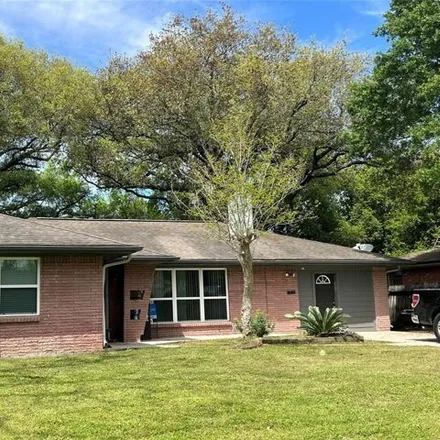Rent this 4 bed house on 1712 Pecan Lane in Stafford, Fort Bend County