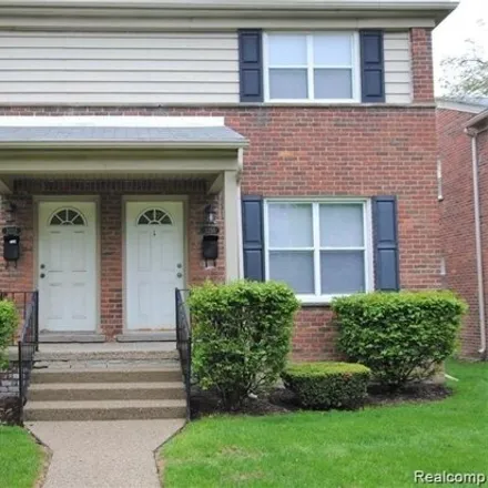 Rent this 2 bed townhouse on 3163 Albert Avenue in Royal Oak, MI 48073
