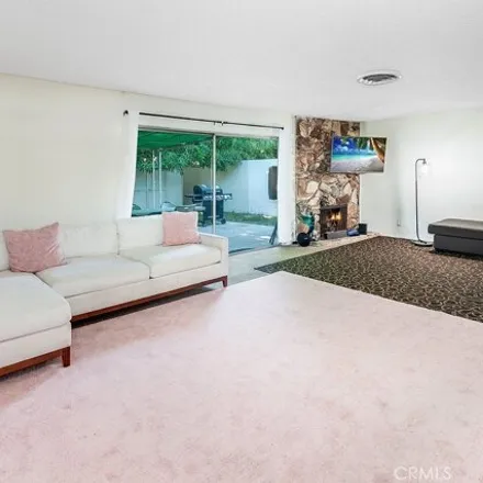 Image 2 - 8365 Hillview Ave, Canoga Park, California, 91304 - House for sale