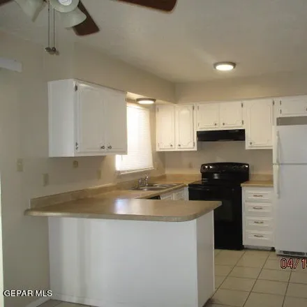 Image 7 - 211 Zenith Drive, El Paso, TX 79912, USA - House for rent