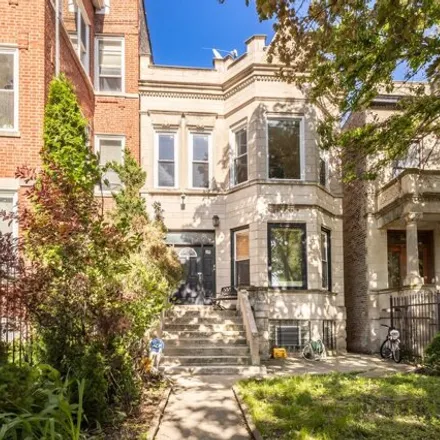 Buy this 9 bed house on 4843 North Kenmore Avenue in Chicago, IL 60640