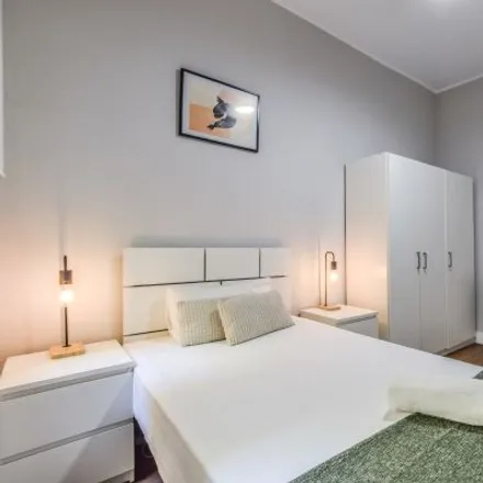Image 6 - Paseo de la Reina Cristina, 28014 Madrid, Spain - Apartment for rent