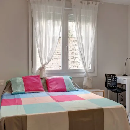 Rent this 4 bed room on Calle Juan José Lorente in 54, 50005 Zaragoza