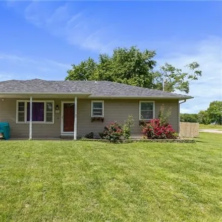 Buy this 3 bed house on South 10th Street in Centropolis, Franklin County