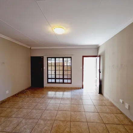 Image 3 - Flamwood Drive, Adamayview, Klerksdorp, 2571, South Africa - Townhouse for rent