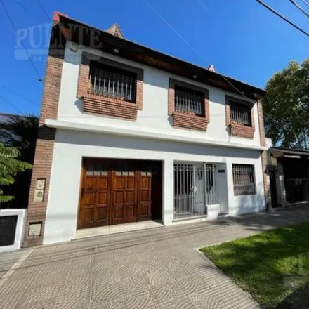 Buy this 4 bed house on Antonio Sáenz 1080 in Partido de Lomas de Zamora, Lomas de Zamora
