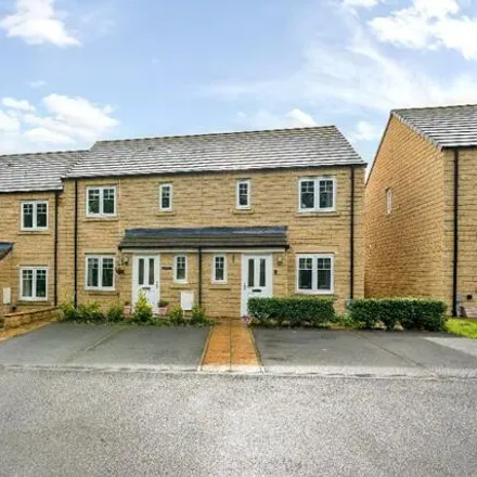 Buy this 2 bed townhouse on Scampston Drive in Beckwithshaw, HG3 1FX