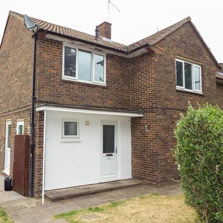 Rent this 4 bed house on Brownrigg Crescent in Bracknell, RG12 2PZ