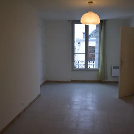 Rent this 1 bed apartment on Les Echafauds in 60800 Crépy-en-Valois, France