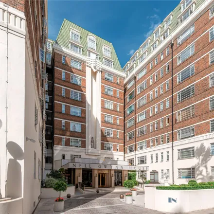 Image 8 - 18 Sloane Avenue, London, SW3 3JJ, United Kingdom - Apartment for rent