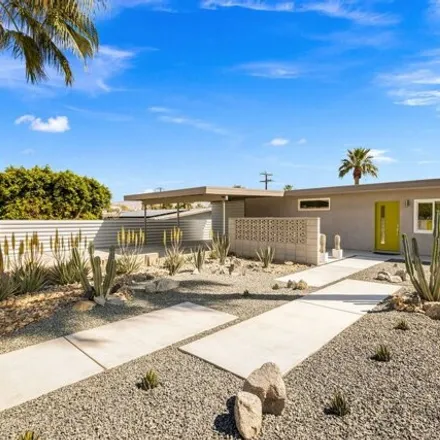 Image 1 - 2068 Lawrence Street, Palm Springs, CA 92264, USA - House for sale