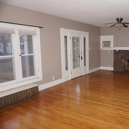 Image 3 - 627 W Cedar St, Unit 2 - Duplex for rent