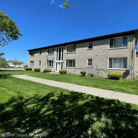 Image 1 - 16400 East 9 Mile Road, Eastpointe, MI 48021, USA - Apartment for rent