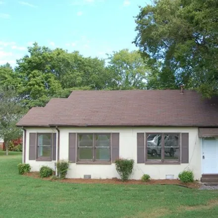 Rent this 2 bed house on Hawkins Junior High School in Campus Drive, Hendersonville