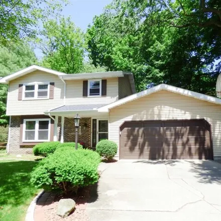 Buy this 4 bed house on 924 Deep Woods Drive in Mishawaka, IN 46544